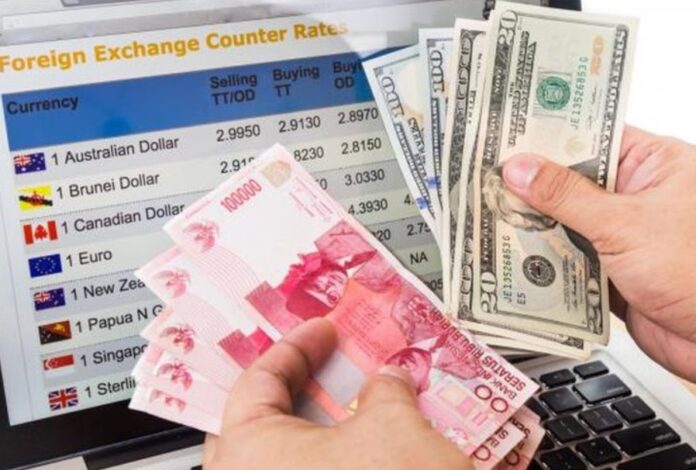Nilai Tukar Rupiah Masih Melemah Akibat Isu Inflasi Global